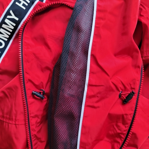🌟HOST PICK🌟 Tommy Hilfiger Red Logo Raincoat - Picture 15 of 16